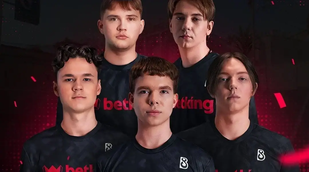 Гравці B8 у чорних джерсі betking на кваліфікації RES Showdown