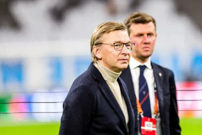 Сергей Палкин на стадионе во время дискуссии о легионерах в чемпионате Украины