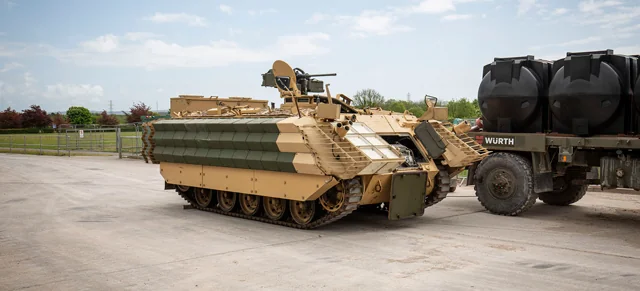 П’яні солдати викрали 15-тонний БТР і трощили авто на базі