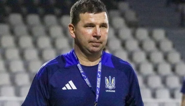 Тренер збірної України з пляжного волейболу Володимир Куценко у спортивній формі