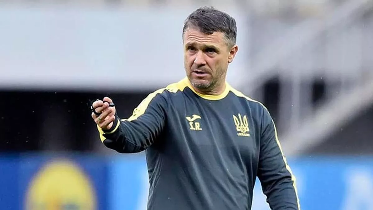 Валерий Легчанов, тренер сборной Украины, на футбольном поле