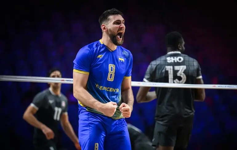 Український волейболіст номер 8 святкує очко в Лізі чемпіонів
