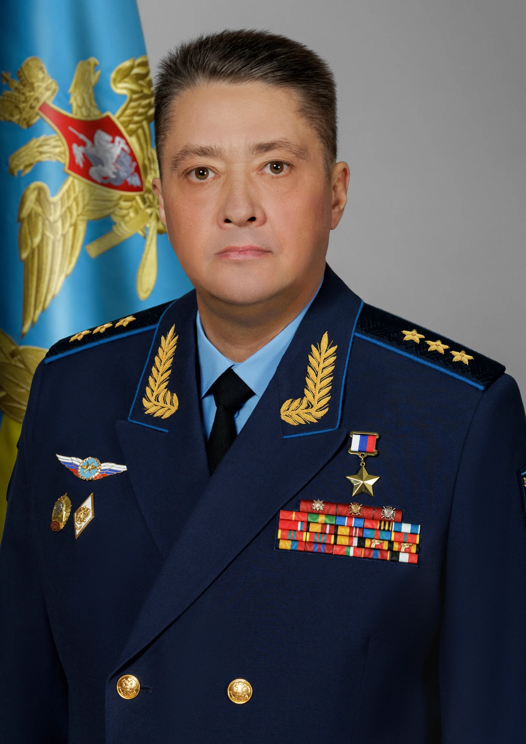 Офіційний портрет генерала Олександра Чайка у формі Повітряно-космічних сил РФ